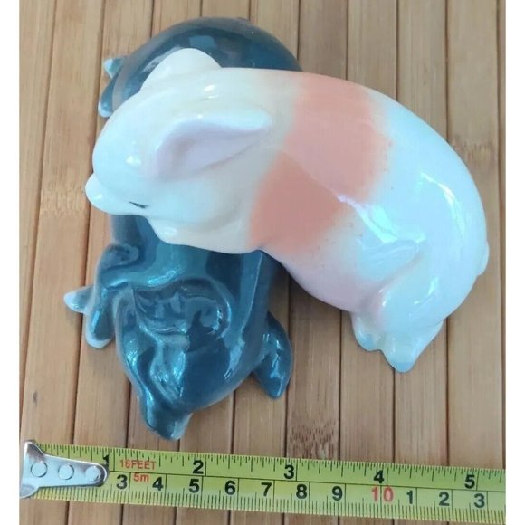 Ceramic Pigs Laying Down Nesting Hugging Overlapped Pink Gray Cuddle Napping - Picture 13 of 13